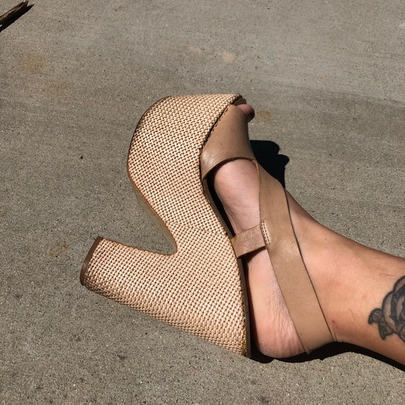 Heels - Picture 7 of 7